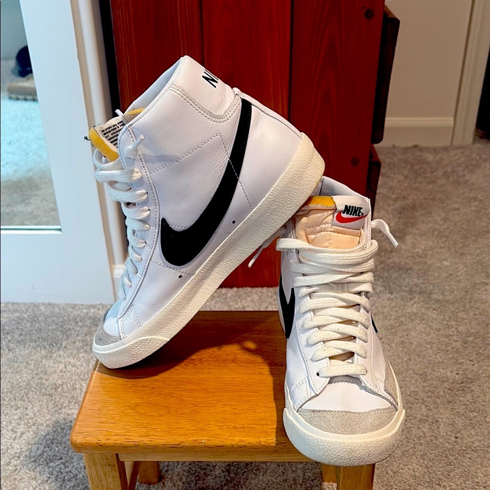 Nike White and Black High-Tops